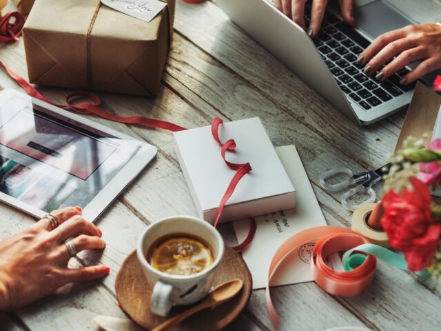 The Ultimate 2025 Guide to Corporate Gifts in Singapore